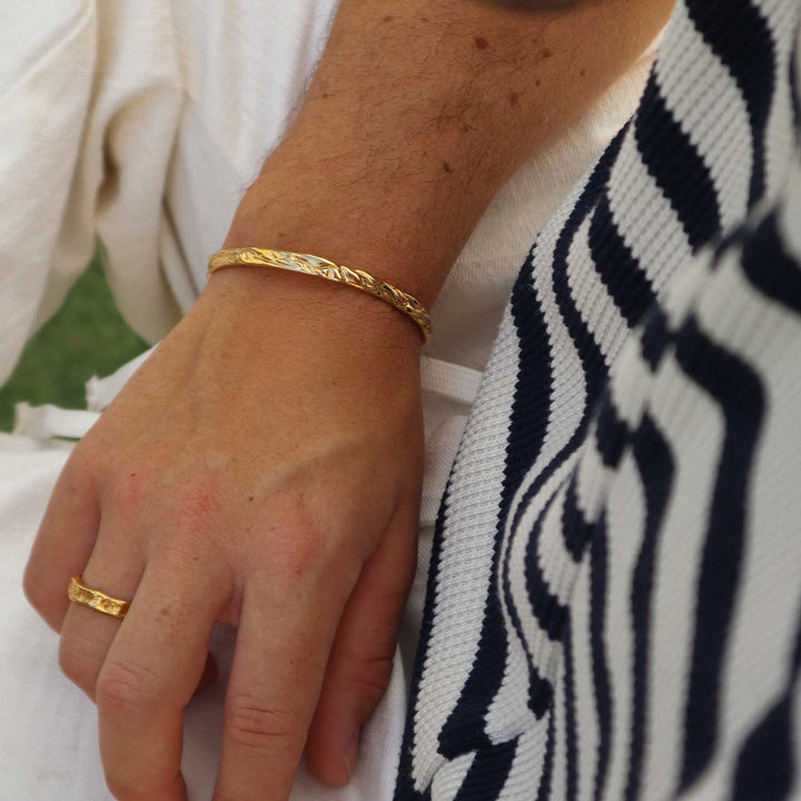 Crumpled Cuff