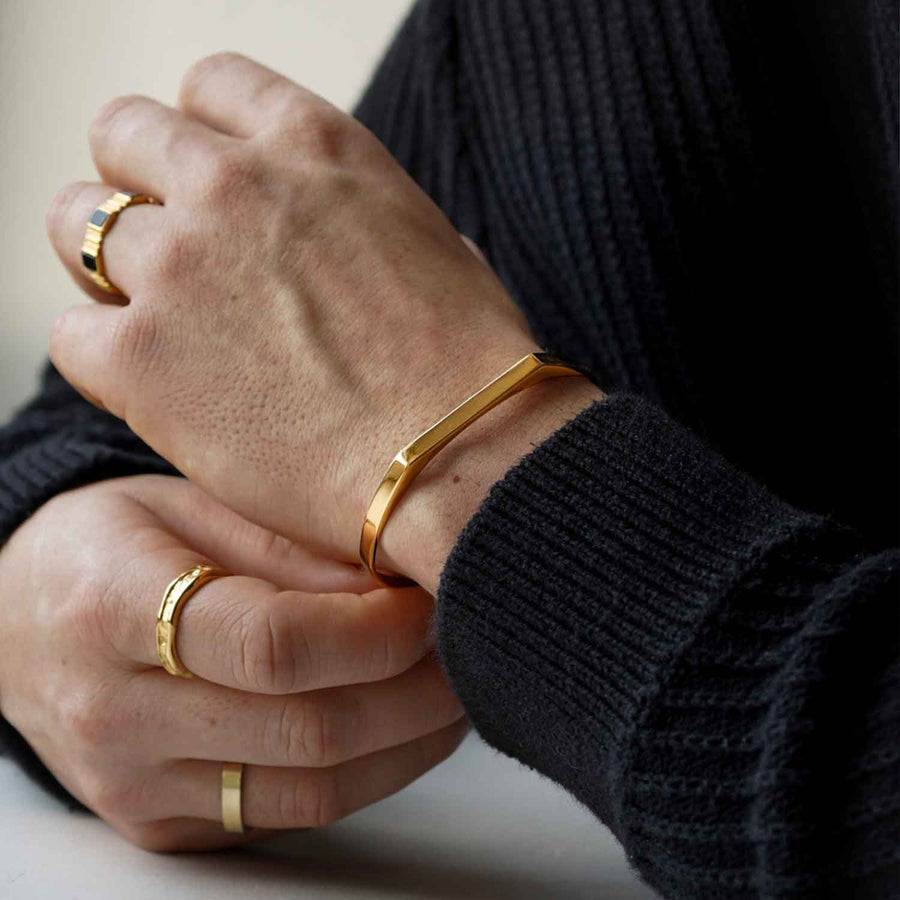 Minimal signet cuff